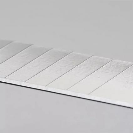 OSTRZADONÓŻDOTAPETMETALOWY10szt18mmŁAMANEKodproducentaNóżdotapet18mm