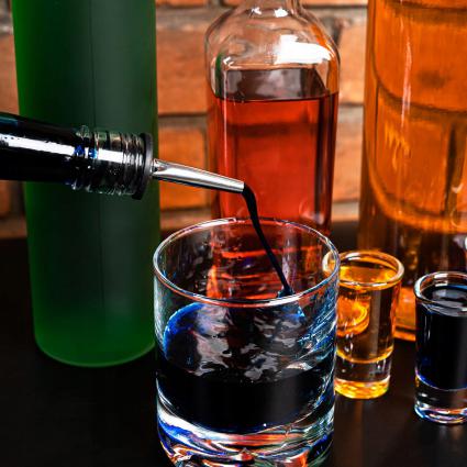 DOZOWNIKNALEWAKALKOHOLUWINAWÓDKIBUTELEKNABUTELKĘSOLIDNYMETALOWYEAN(GTIN)8690101117671