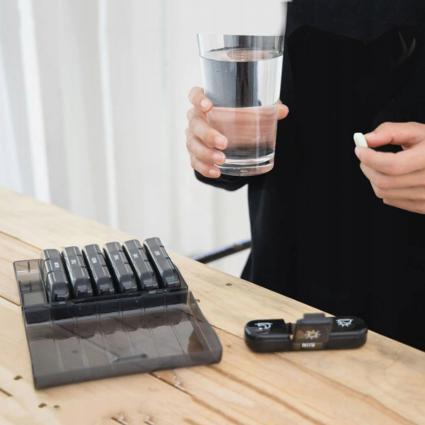 ORGANIZERPOJEMNIKNALEKIKASETKAPUDEŁKONATABLETKI7DNI3PORYDNIALiczbaprzegródeknadobę3