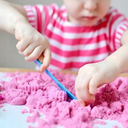 ZestawPiaskuKinetycznego2,5kg45elBasenForemkiZabawkaDzieciStanopakowaniaoryginalne