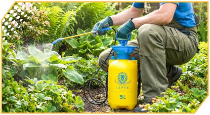 OPRYSKIWACZCIŚNIENIOWYRĘCZNYLANCA98CM+42OGRODOWYZREGULOWANĄDYSZĄ5LZawierabaterienie